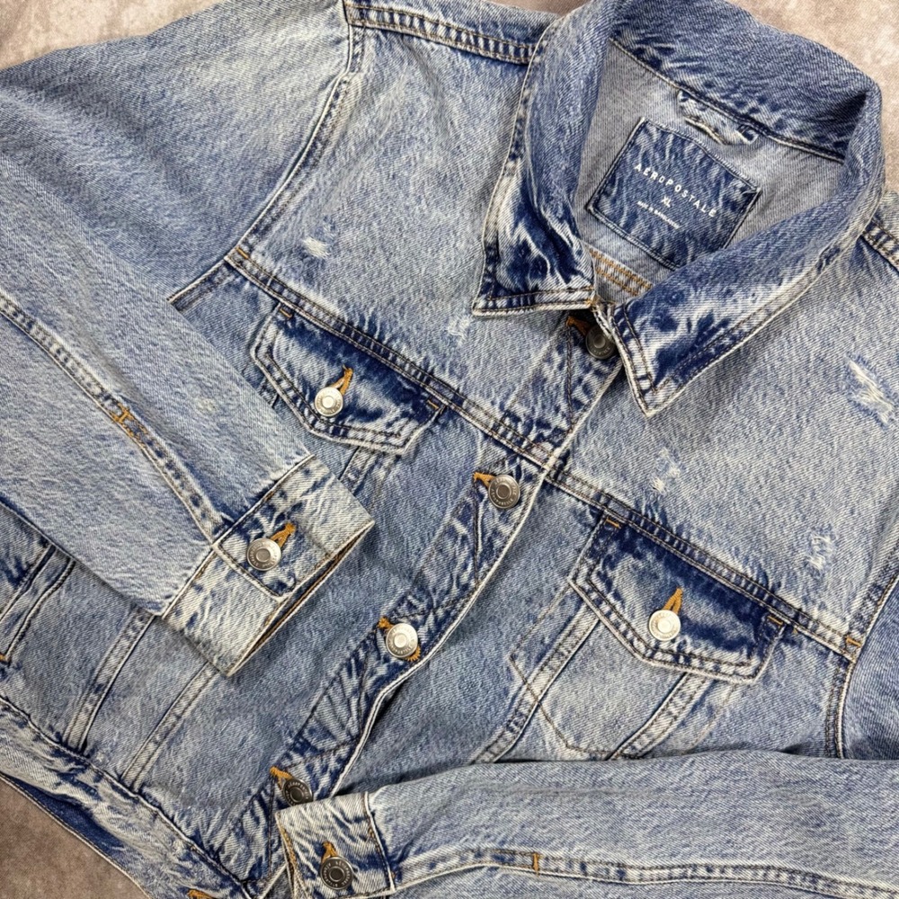 Aeropostale Womens XL Light Wash Distressed Denim Trucker Jacket Acid Wash Blue